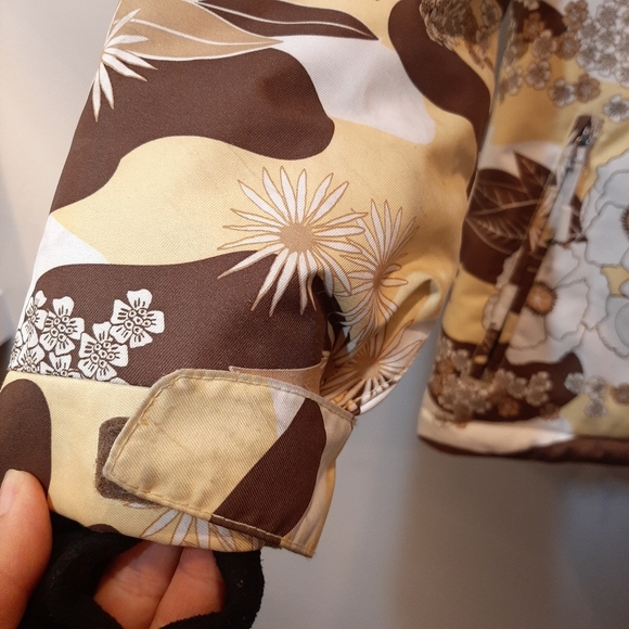 ❌SOLD❌ Camo Floral Hooded Ski Jacket Girls Youth Insulated Snowboarding Coat - Picture 10 of 15